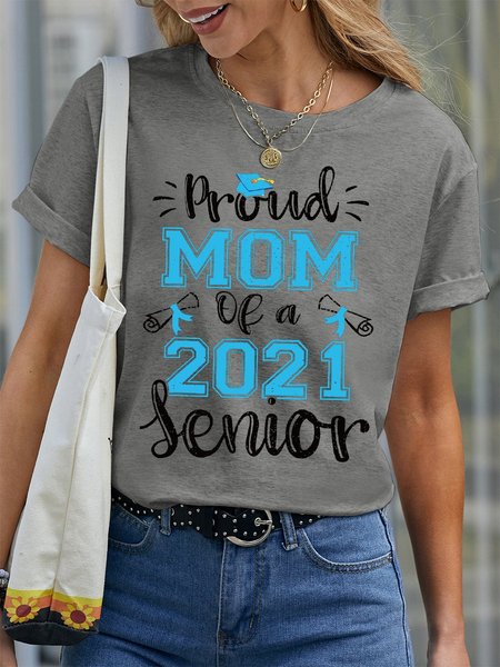 Proud Mom Of A Class Of 2021 Senior Graduation Gift Women's T-Shirt, Grey, T-shirts
