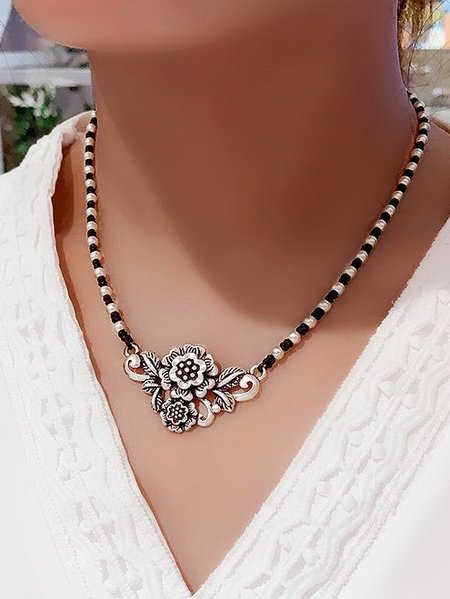 Simple and vintage hand-woven silver necklace with retro peony flowers, As picture, Necklaces
Simple and vintage hand-woven silver necklace with retro peony flowers, As picture, Necklaces