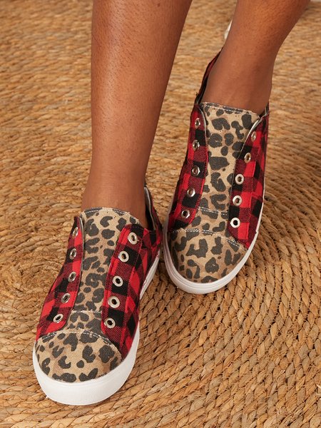Red Plaid Stitching Leopard Print Personalized Canvas Flat Shoes, Flats & Loafers
Red Plaid Stitching Leopard Print Personalized Canvas Flat Shoes, Flats & Loafers