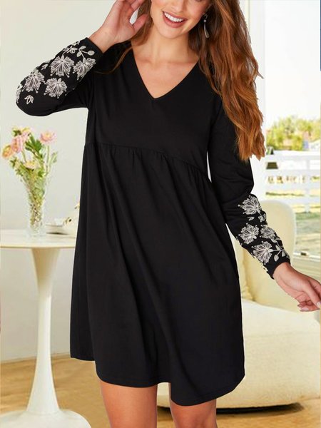 Black and White Embroidered V-Neck Long Sleeve A Swing Knit Dress, Dresses