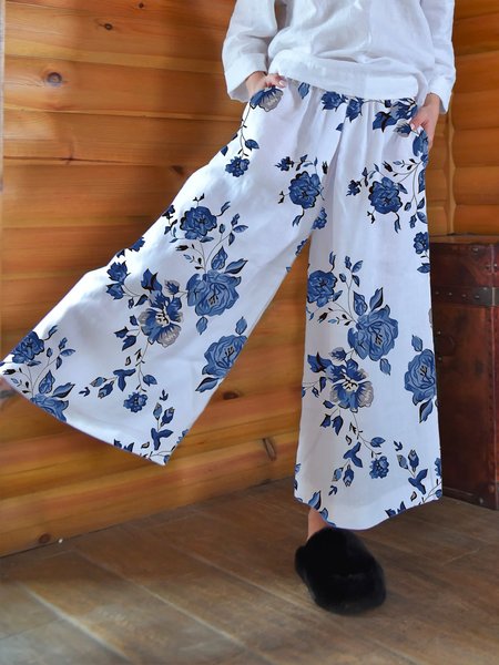 Blue Floral Print Spring New Explosion Super Nice Casual Ladies Trousers, Multicolor, Pants
Blue Floral Print Spring New Explosion Super Nice Casual Ladies Trousers, Multicolor, Pants