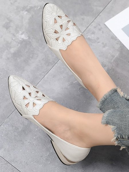 Floral Hollow Embroidered Chunky Heel Shoes, Off white, Flats
Floral Hollow Embroidered Chunky Heel Shoes, Off white, Flats