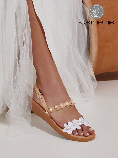 

Vacation Floral Applique Imitation Pearls Decor Strappy Sandals, Light brown, Sandals