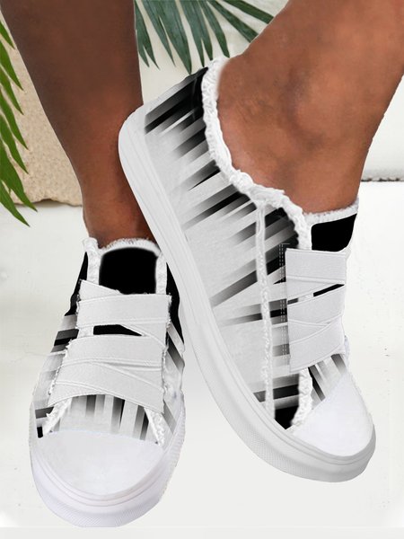 Comfortable Lightweight Soft Sole Black and White Printed Adjustable Canvas Shoes, Black-white, Sneakers
Comfortable Lightweight Soft Sole Black and White Printed Adjustable Canvas Shoes, Black-white, Sneakers