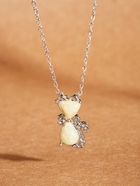 

Silver Natural Opal Moonstone Cat Pattern Pendant Necklace Everyday Versatile Jewelry, White, Necklaces