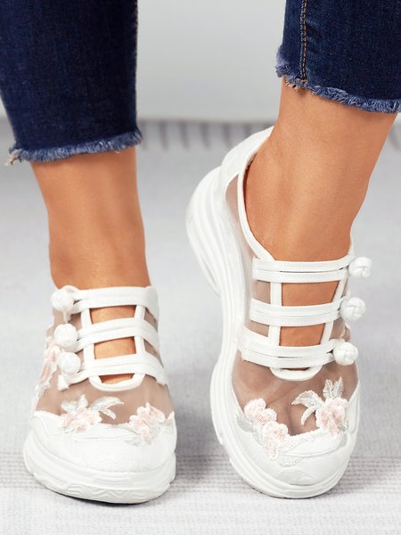 

Breathable Mesh Floral Embroidery Casual Shoes, White, Flats & Loafers