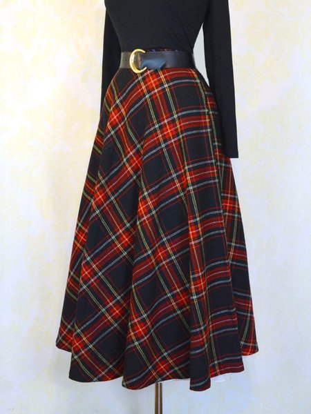 

Black-Red Paneled Cotton-Blend Vintage Swing Skirt, Auto-Clearance