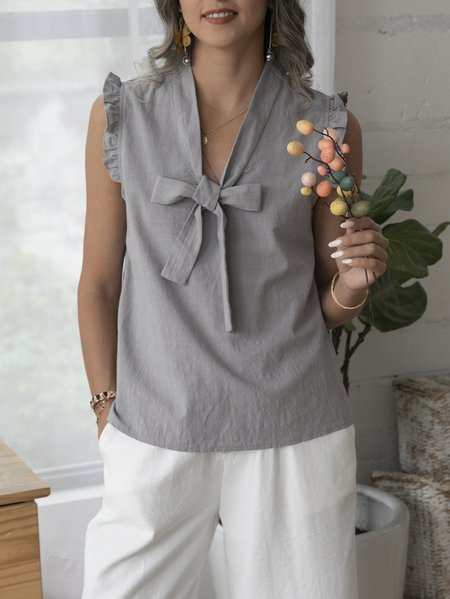

Gray Sleeveless Solid Shirts & Tops, Tops