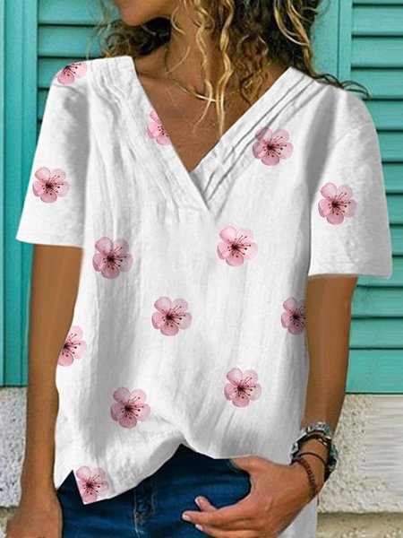 

White Short Sleeve Holiday V Neck T-shirt, T-shirts