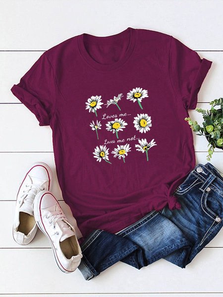 

Loves Me Or Love Me Not Daisy Graphic Tee, Wine red, T-shirts