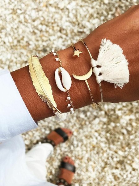 

Casual Bracelets, Golden, Winter Clearance
