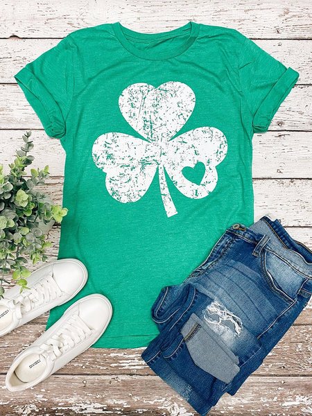 

St. Patrick's Day Irish Luck Clover Heart Graphic Tee, Grass green, T-shirts