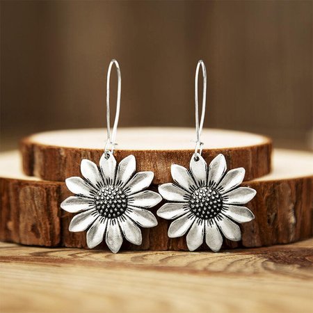 

Retro Three-dimensional Sunflower Daisy Plain Casual Earrings, Silver, Earrings