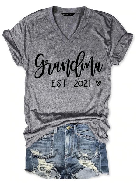 

Grandma Est 2021 V Neck Casual Women Tee, Gray, T-shirts
