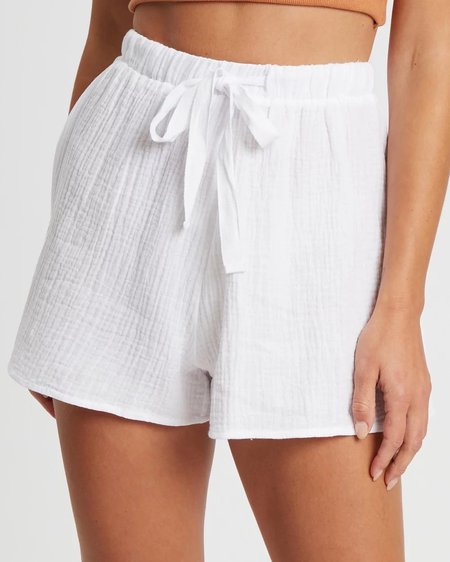 

Holiday Shift Solid Casual Short Pants, White, Shorts