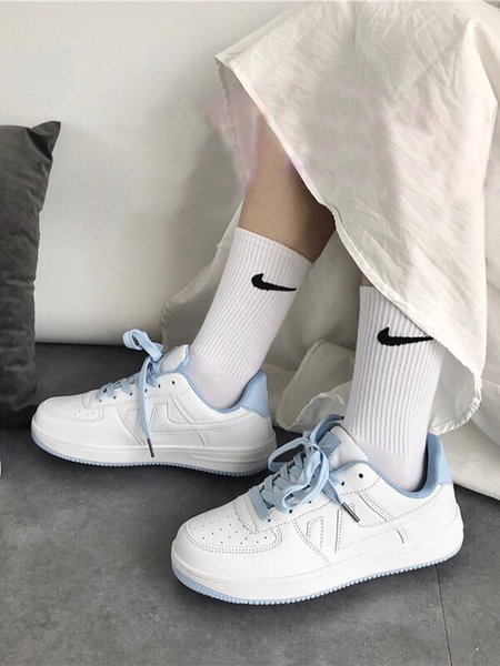 

Daily Flats, White-blue, Flats