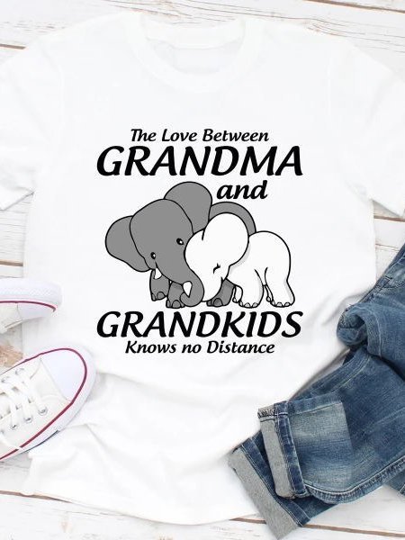 

The Love Between Grandma And Grandkids Knows No Distance Tops, White, T-shirts
