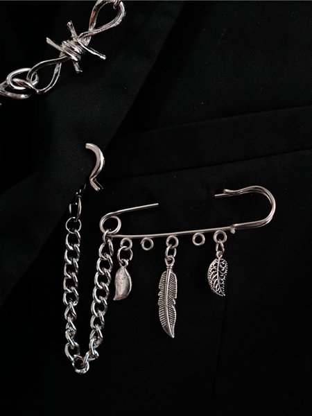 

Hollow Feather Chain Pin, Silver, Accessories