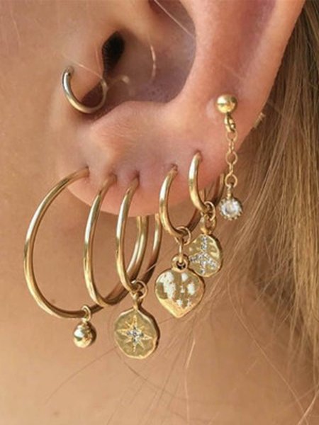 

Casual Earrings, Gold, Earrings
