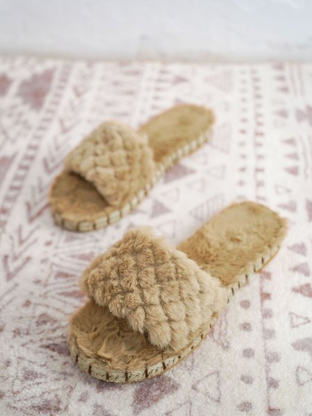 

Simple Faux Fur Straw Slippers, Khaki, Sandals