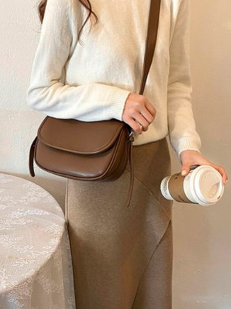 

Magnetic Shoulder Bag, Brown, Women's Bags