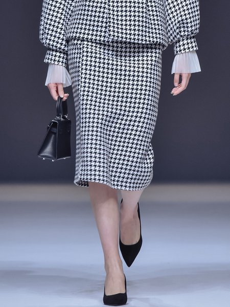 

Houndstooth Regular Fit Straight Skirt, Black, Midi Skirts