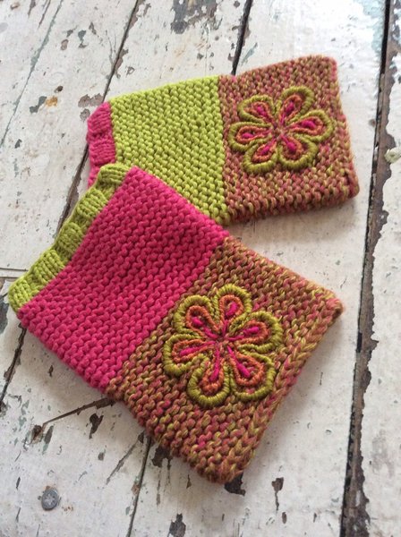 

Flower Embroidered Woolen Warm Gloves, As picture, Gloves