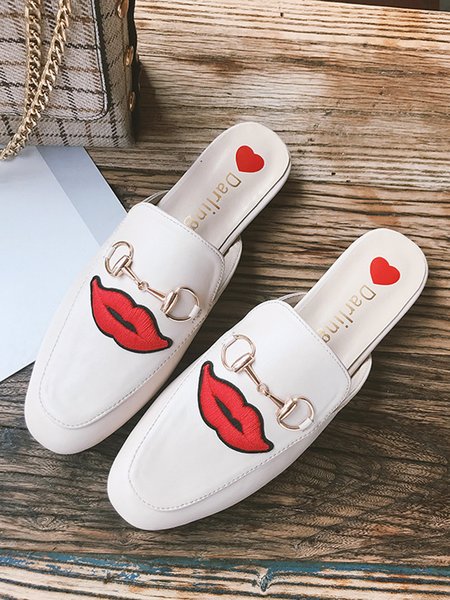 

Valentine's Day Simple Metal Buckle Red Lips Loafers Slippers, Off white, Slippers