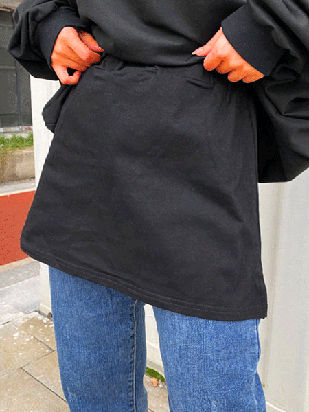 All-match fake hem stacking wear sweater with a half-length small A skirt, Black, Skirts