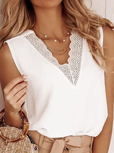 

Sleeveless V-neck plain patterned stitched lace blouse Bei Plus Size, White, Tops