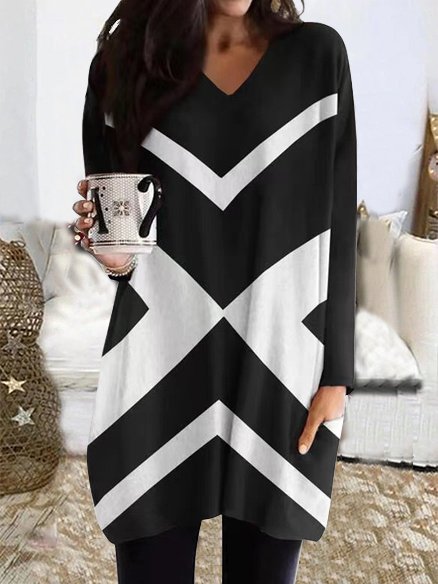 

Cotton Blends Black and white Color Block Geometric Shirts & Tops, Black-white, Tunics