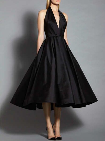 

Regular Fit Gorgeous V Neck Plain Dress, Black, Midi Dresses