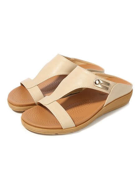 

PU Leather Wedge Heel Resort Slippers with Metal Decoration, Apricot, Slippers