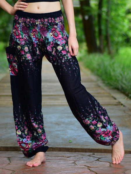 

Boho Ivory Floral Print Elastic Gathered Waist Women's Harem Pants, Black, Sport Pants