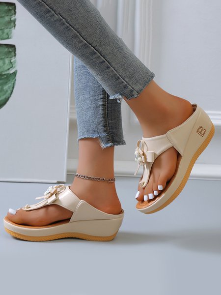 

Lightweight Soft Pearl Floral Platform Slides, White, Sandals & Slippers