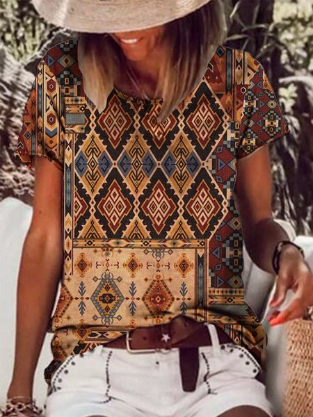 

Geometric Crew Neck Regular Fit T-Shirt, Khaki, T-Shirts