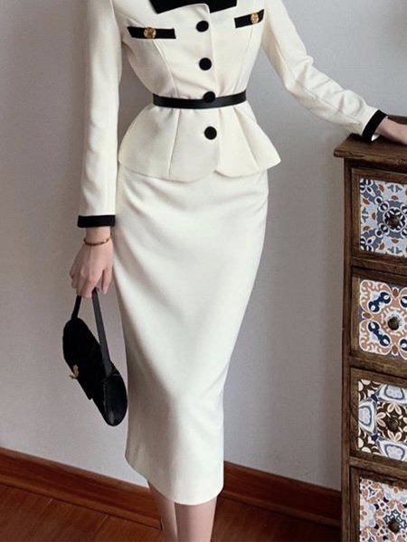 

Urban Plain Regular Fit Skirt, White, Skirts