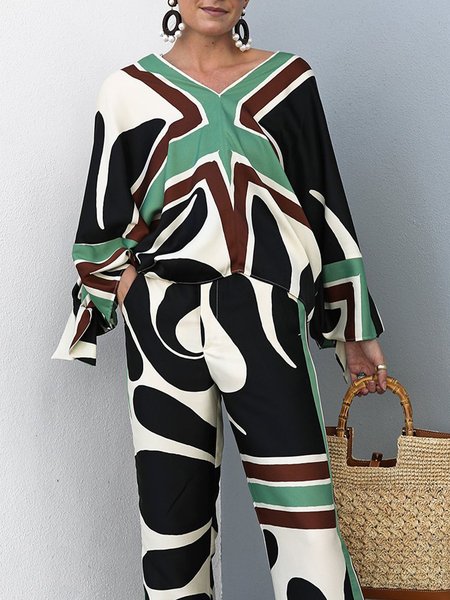 

Long Sleeve Color Block V Neck Top, Black-green, Blouses and Shirts