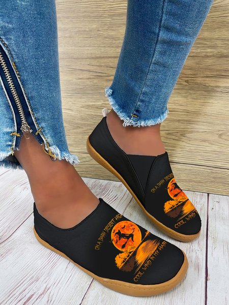 

Halloween Witch Moon Print Lightweight Soft Sole Comfort Orange Sneakers, Black, Sneakers