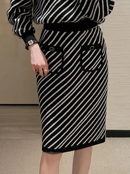 

Urban Daily Regular Fit Acrylic Striped Skirt, Black, Skirts