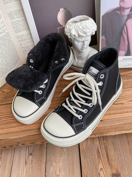 

Square Toe Plush Plush High-Top Canvas, Black, Sneakers