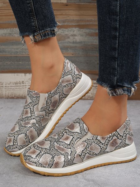 

Women's Snakeskin Casual Slip On Sneakers, Off white, Sneakers