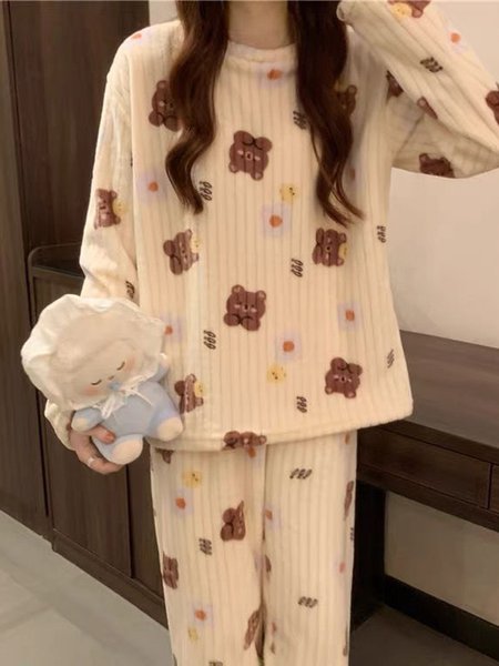 

Warm Coral Fleece Cute Bear Pattern Homewear Set Long Sleeve Pants Pajamas Plus Size, White, Suits
