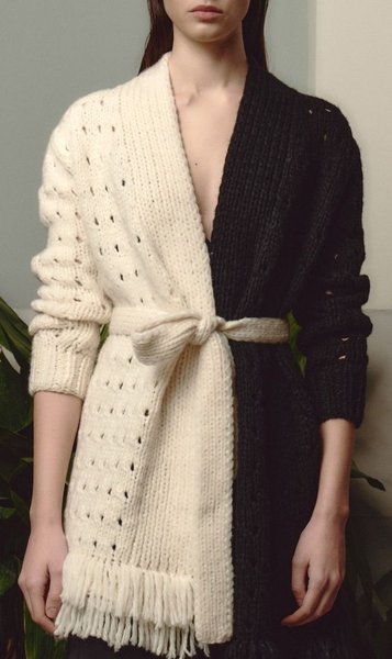 

Regular Fit V Neck Color Block Elegant Sweater, Black-white, Pullovers