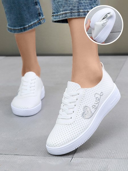 

Love Embroidery Heart Pattern Breathable Soft Sole Skate Shoes, Silver, Sneakers