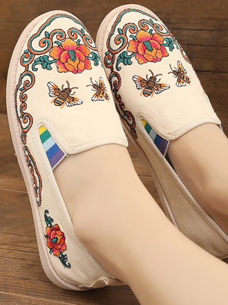

Woman's Embroidery Bees Canvas Flat Shoes, Off white, Women Shoes