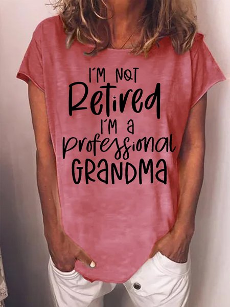 

Women's I Am Not Retired I Am A Professional Grandma Funny Graphic Printing Crew Neck Casual Cotton T-Shirt, Red, T-shirts