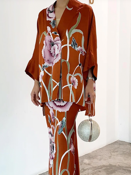 

Loose Urban V Neck Three Quarter Floral Blouse, Brown, Blouses and Shirts