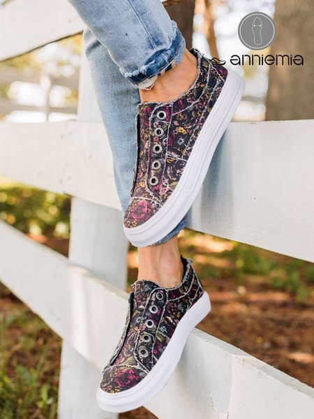

Casual Black Floral Printing Slip On Canvas Shoes, Sneakers