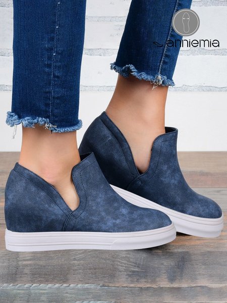 

Blue Matte Leather Height Booster Casual Shoes, Flats